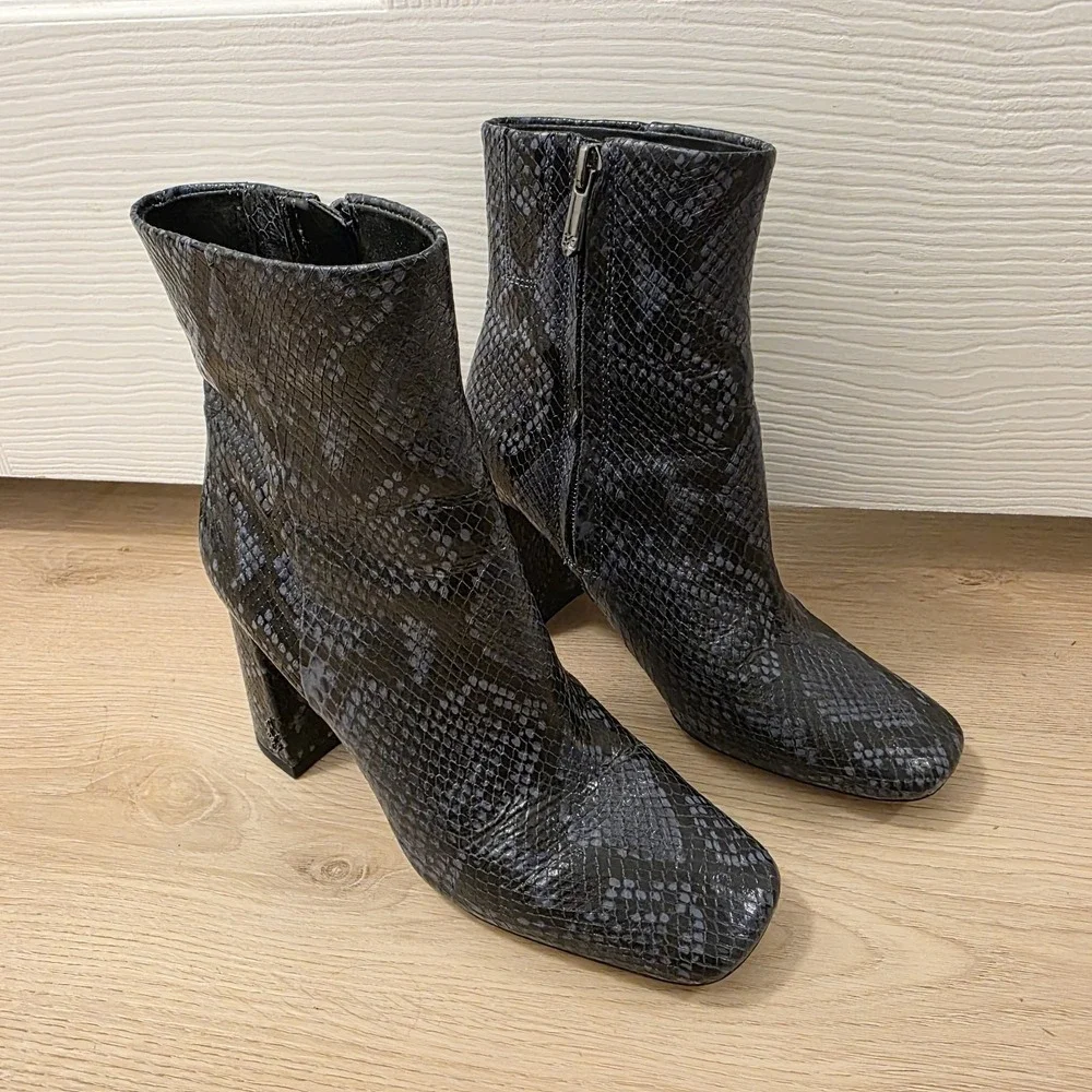 Sam Edelman Blue Black Snakeskin Going Out Avant Garde Codie Ankle Booties Sz‎ 5